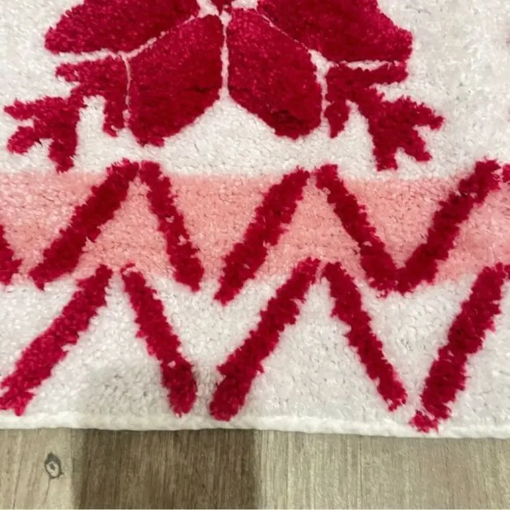 NEW Betsey Johnson Pink White Snowflake Chevron Bath Rug Mat Holiday Christmas